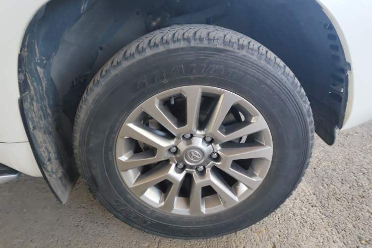 Used Toyota Prado 2018 3.5L Automatic TX Right Front Wheel Hub