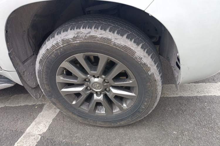 Used Toyota Prado 2018 3.5L Automatic TX-L with Rear-Mounted Spare Tire Right Front Wheel Hub