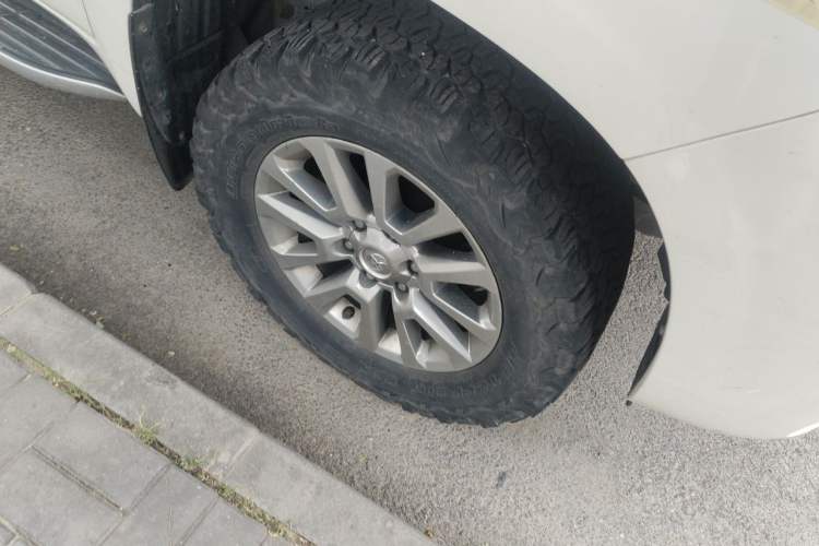 Used Toyota Prado 2018 3.5L Automatic TX-L NAVI with Rear-Mounted Spare Tire Right Front Wheel Hub