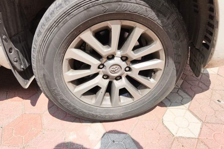 Used Toyota Prado 2018 3.5L Automatic TX-L NAVI Right Front Wheel Hub