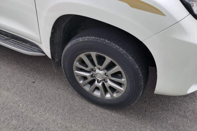 Used Toyota Prado 2018 3.5L Automatic TX-L NAVI with Rear-Mounted Spare Tire Right Front Wheel Hub