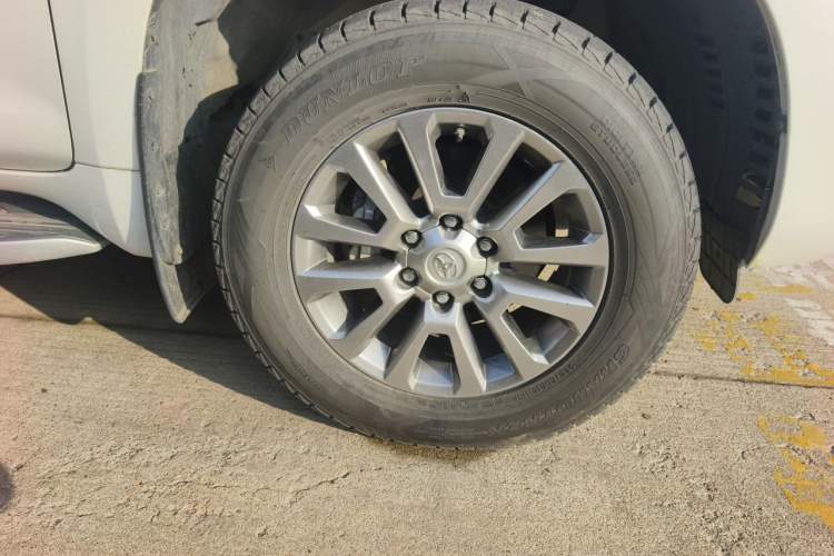 Used Toyota Prado 2018 3.5L Automatic TX-L NAVI Right Front Wheel Hub