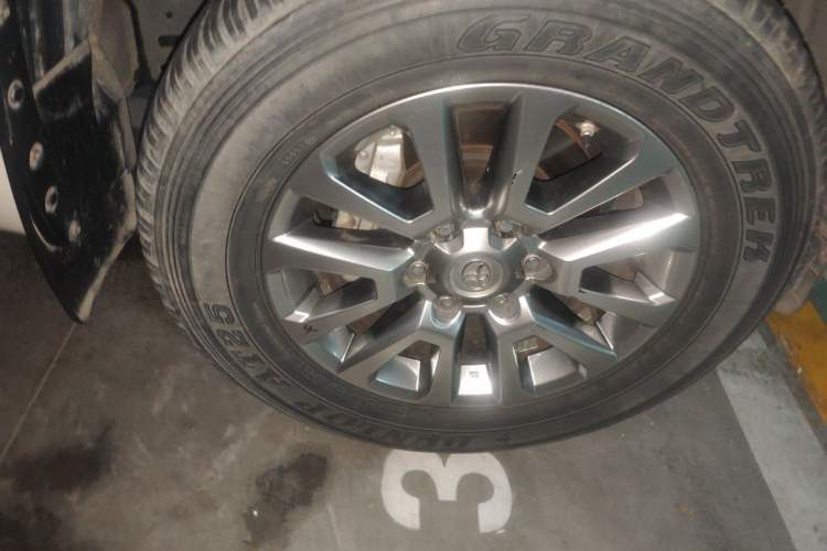 Used Toyota Prado 2018 3.5L Automatic TX-L Right Front Wheel Hub