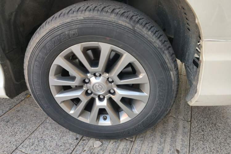 Used Toyota Prado 2018 3.5L Automatic TX-L Right Front Wheel Hub