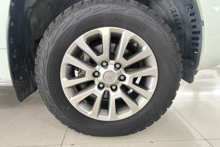 Used Toyota Prado 2018 3.5L Automatic TX-L Right Front Wheel Hub