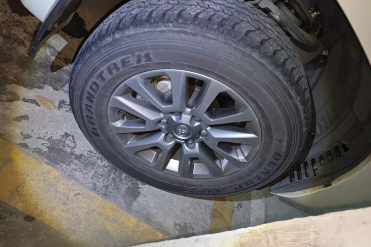 Used Toyota Prado 2018 3.5L Automatic TX Right Front Wheel Hub
