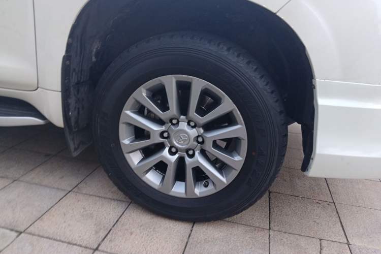 Used Toyota Prado 2018 3.5L Automatic TX-L NAVI Right Front Wheel Hub