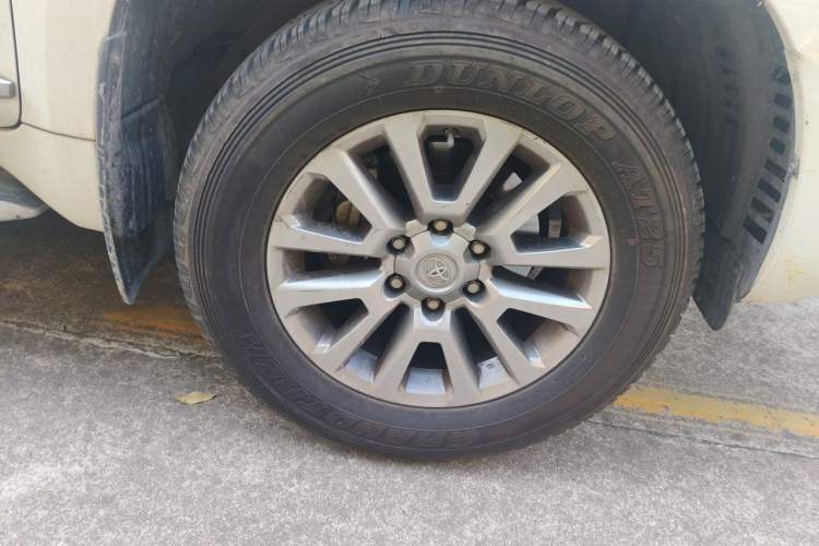 Used Toyota Prado 2018 3.5L Automatic TX-L NAVI with Rear-Mounted Spare Tire Right Front Wheel Hub