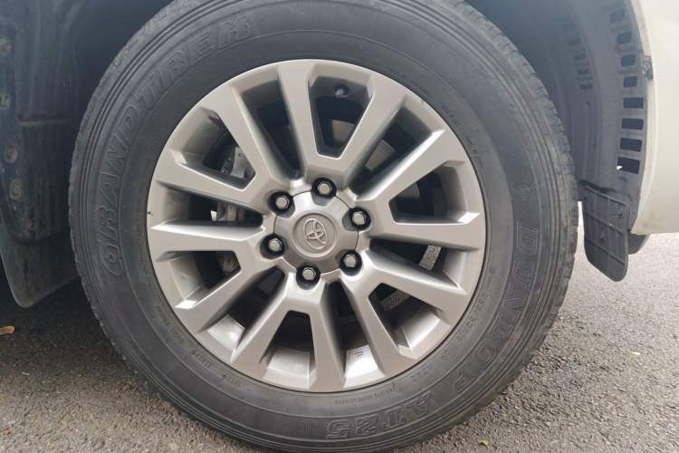 Used Toyota Prado 2018 3.5L Automatic TX Right Front Wheel Hub