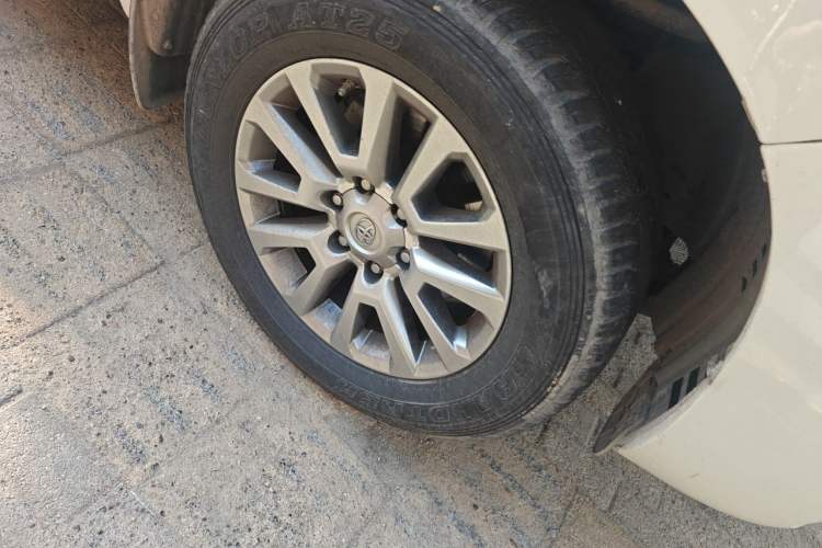 Used Toyota Prado 2018 3.5L Automatic VX NAVI Right Front Wheel Hub
