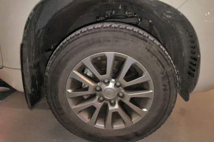 Used Toyota Prado 2018 3.5L Automatic TX-L Right Front Wheel Hub