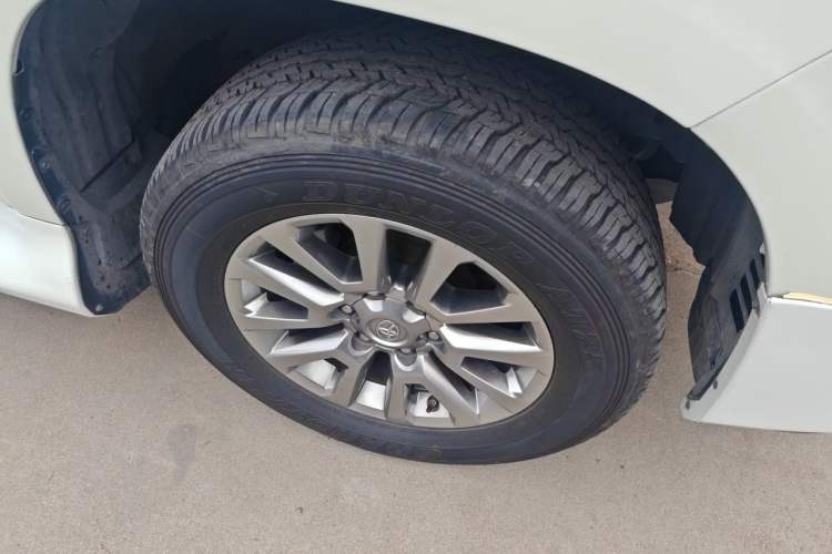 Used Toyota Prado 2018 3.5L Automatic TX-L Right Front Wheel Hub