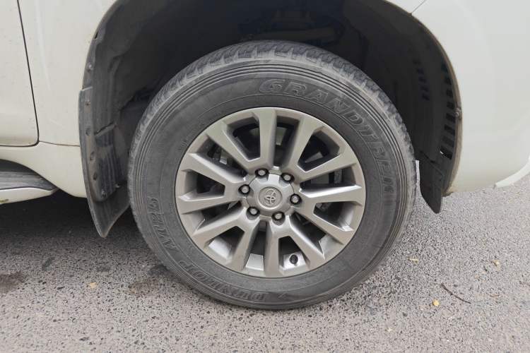 Used Toyota Prado 2018 3.5L Automatic SX Right Front Wheel Hub