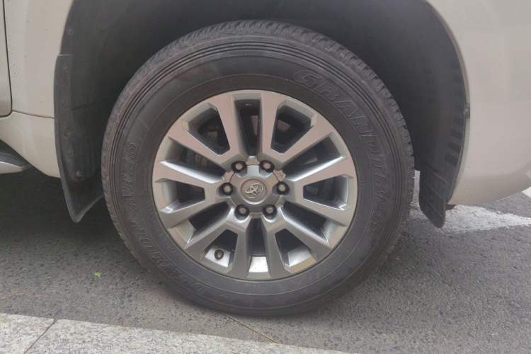 Used Toyota Prado 2018 3.5L Automatic TX Right Front Wheel Hub
