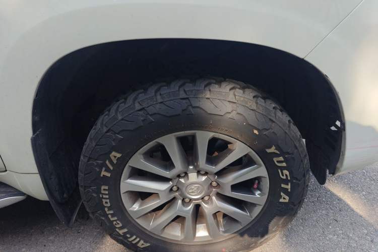 Used Toyota Prado 2018 3.5L Automatic TX-L NAVI Right Front Wheel Hub