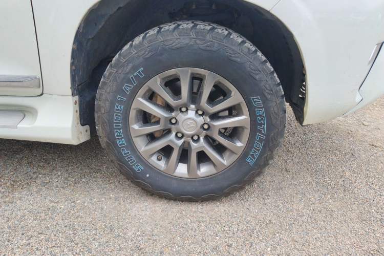 Used Toyota Prado 2018 3.5L Automatic TX-L with Rear-Mounted Spare Tire Right Front Wheel Hub