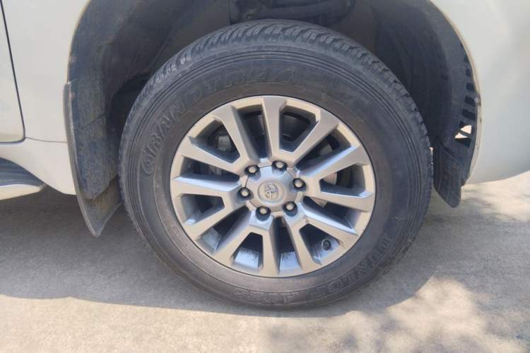 Used Toyota Prado 2018 3.5L Automatic TX-L Right Front Wheel Hub