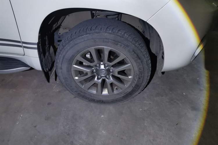 Used Toyota Prado 2018 3.5L Automatic TX-L Right Front Wheel Hub