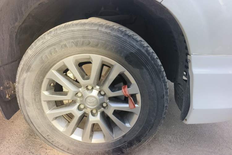 Used Toyota Prado 2018 3.5L Automatic TX-L with Rear-Mounted Spare Tire Right Front Wheel Hub