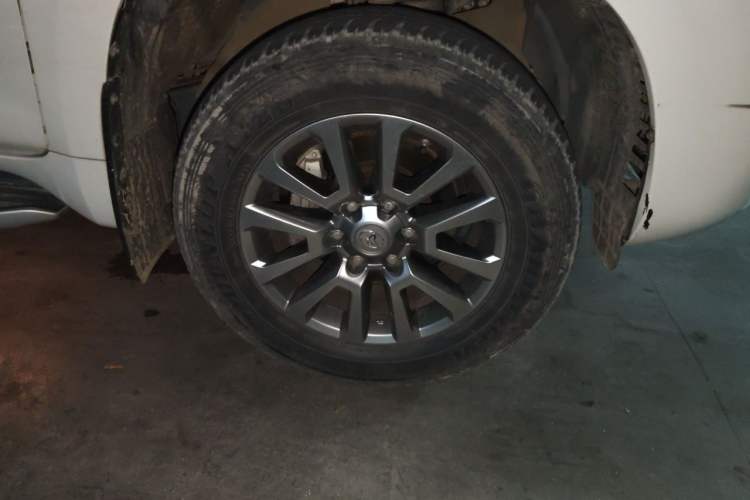 Used Toyota Prado 2018 3.5L Automatic TX-L NAVI Right Front Wheel Hub