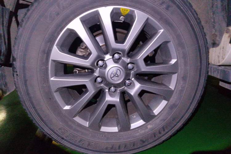 Used Toyota Prado 2018 3.5L Automatic TX Right Front Wheel Hub