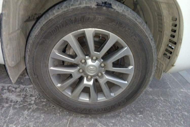 Used Toyota Prado 2018 3.5L Automatic TX-L with Rear-Mounted Spare Tire Right Front Wheel Hub