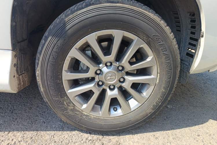 Used Toyota Prado 2018 3.5L Automatic TX-L Right Front Wheel Hub