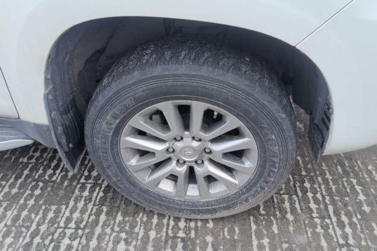 Used Toyota Prado 2018 3.5L Automatic TX-L NAVI with Rear-Mounted Spare Tire Right Front Wheel Hub