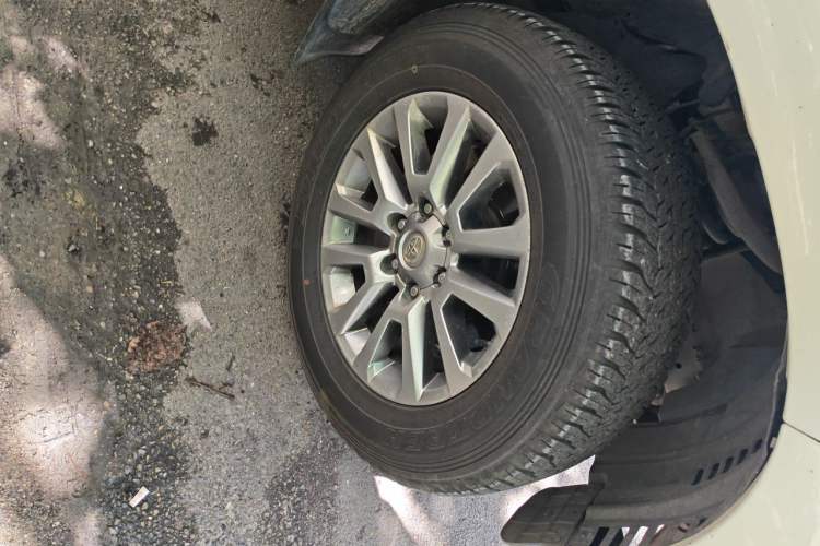 Used Toyota Prado 2018 3.5L Automatic TX Right Front Wheel Hub