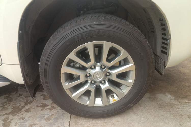 Used Toyota Prado 2018 3.5L Automatic TX Right Front Wheel Hub