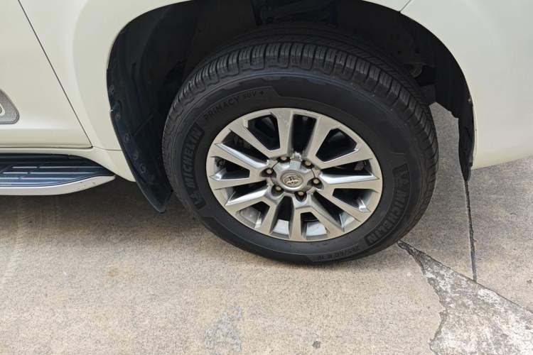 Used Toyota Prado 2018 3.5L Automatic TX-L NAVI with Rear-Mounted Spare Tire Right Front Wheel Hub