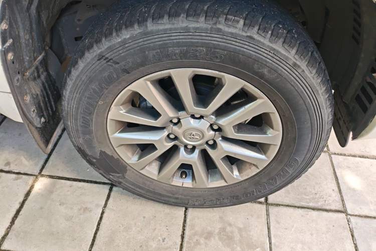Used Toyota Prado 2018 3.5L Automatic TX-L with Rear-Mounted Spare Tire Right Front Wheel Hub