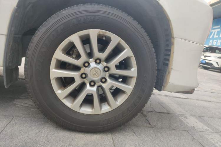 Used Toyota Prado 2018 3.5L Automatic SX Right Front Wheel Hub