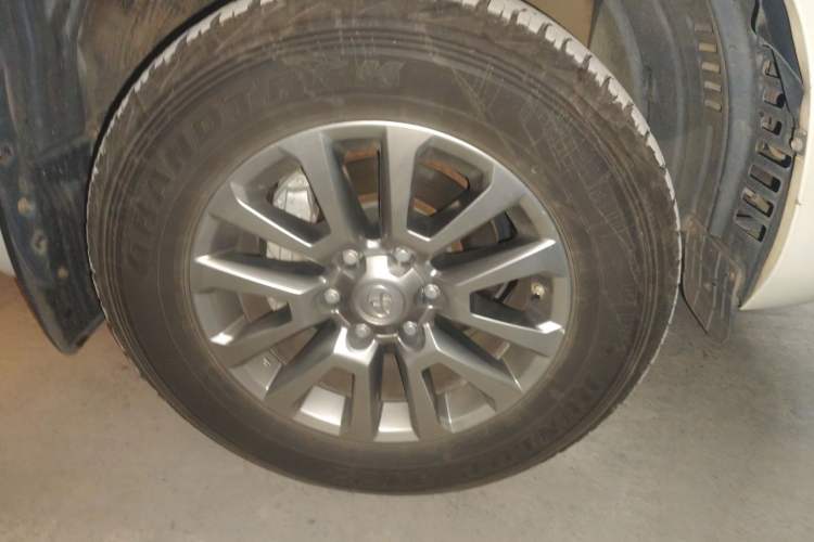 Used Toyota Prado 2018 3.5L Automatic TX-L with Rear-Mounted Spare Tire Right Front Wheel Hub