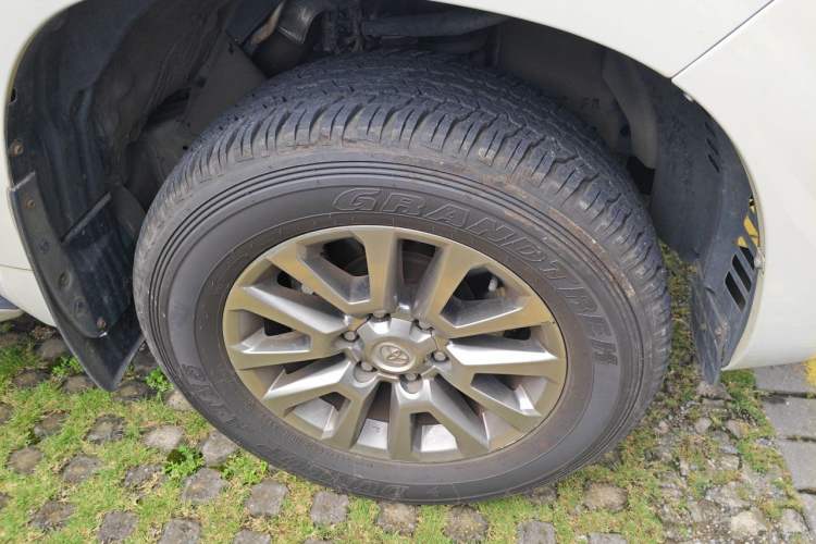 Used Toyota Prado 2018 3.5L Automatic TX Right Front Wheel Hub
