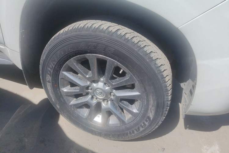Used Toyota Prado 2018 3.5L Automatic TX-L Right Front Wheel Hub