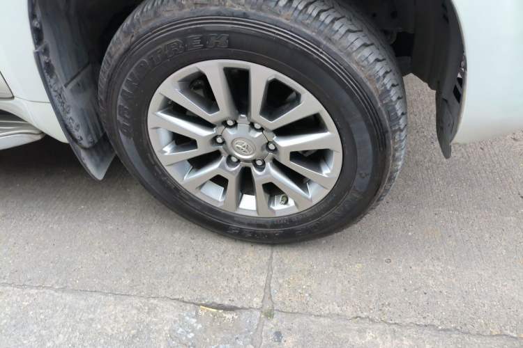 Used Toyota Prado 2018 3.5L Automatic TX-L NAVI with Rear-Mounted Spare Tire Right Front Wheel Hub