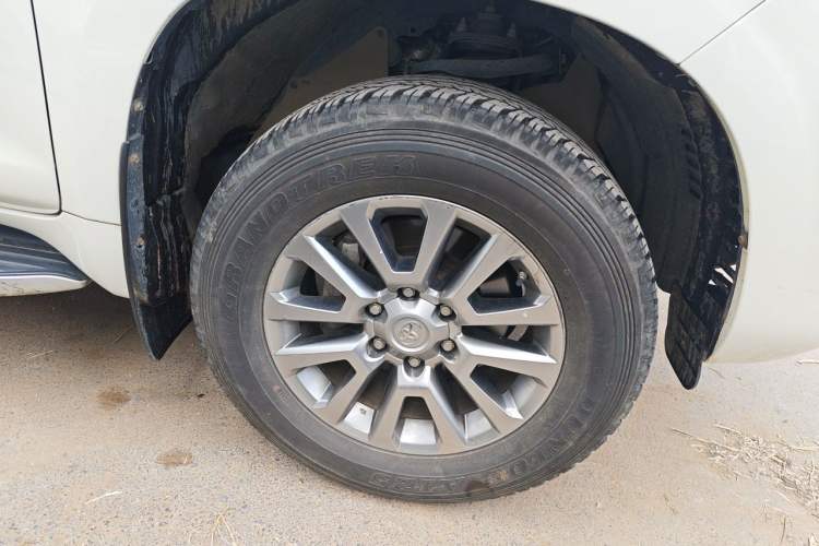 Used Toyota Prado 2018 3.5L Automatic TX-L NAVI Right Front Wheel Hub