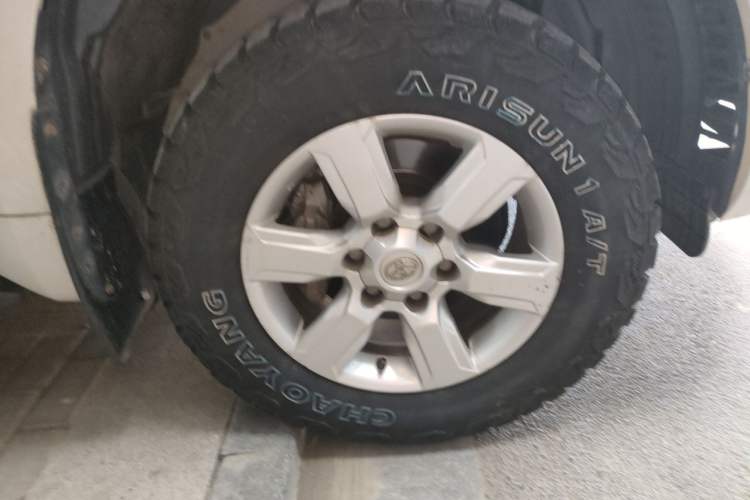 Used Toyota Prado  Right Front Wheel Hub
