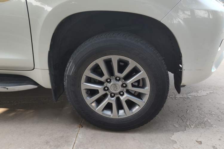 Used Toyota Prado 2018 3.5L Automatic TX-L NAVI with Rear-Mounted Spare Tire Right Front Wheel Hub