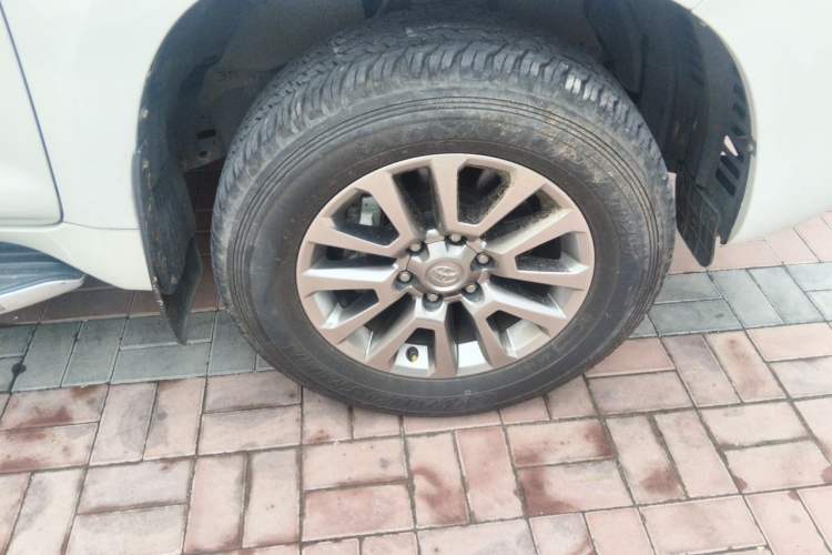 Used Toyota Prado 2018 3.5L Automatic TX Right Front Wheel Hub