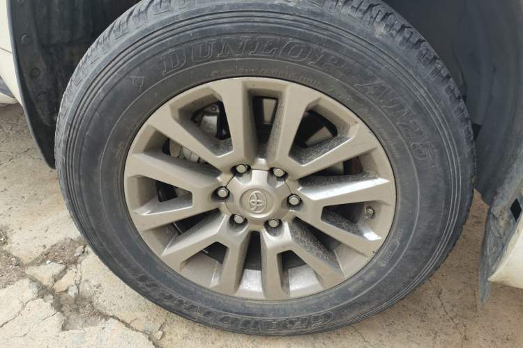 Used Toyota Prado 2018 3.5L Automatic TX-L with Rear-Mounted Spare Tire Right Front Wheel Hub