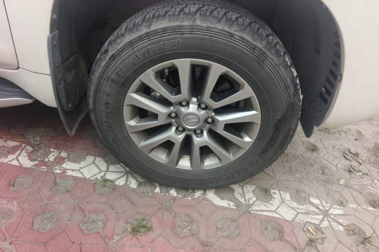 Used Toyota Prado 2018 3.5L Automatic TX-L Right Front Wheel Hub