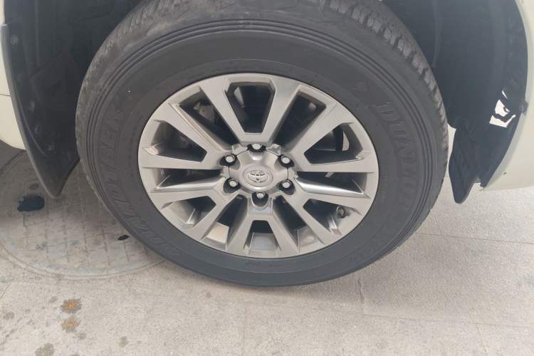 Used Toyota Prado  Right Front Wheel Hub