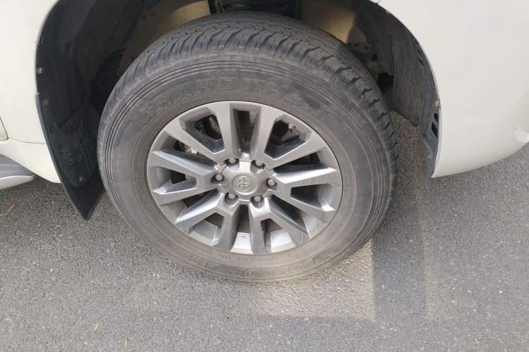 Used Toyota Prado 2018 3.5L Automatic TX-L Right Front Wheel Hub