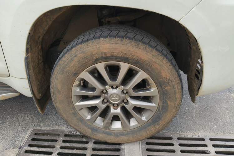 Used Toyota Prado 2018 3.5L Automatic TX Right Front Wheel Hub