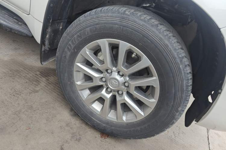 Used Toyota Prado 2018 3.5L Automatic SX Right Front Wheel Hub