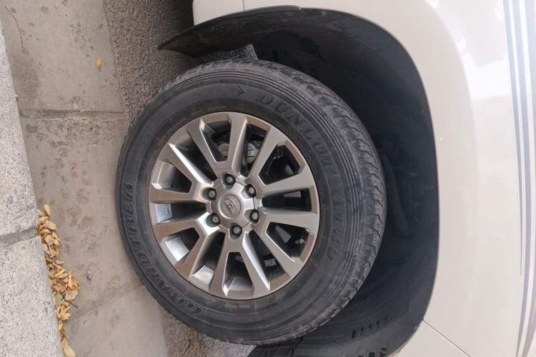 Used Toyota Prado 2018 3.5L Automatic TX-L NAVI Right Front Wheel Hub