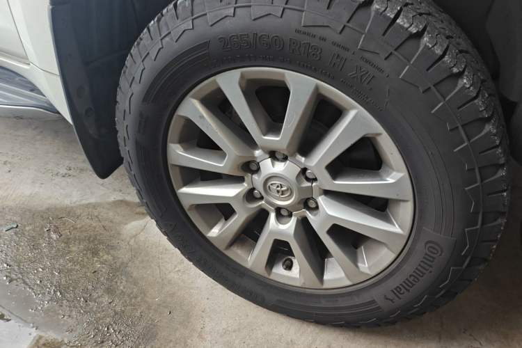 Used Toyota Prado 2018 3.5L Automatic TX-L NAVI Right Front Wheel Hub
