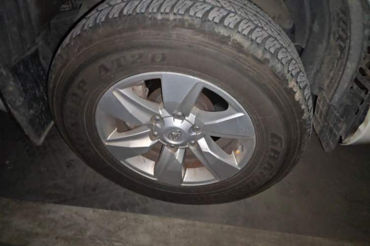Used Toyota Prado  Right Front Wheel Hub